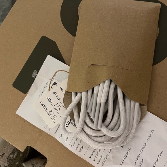 Yeezy Adidas Boost 380 - Picture 5 of 7